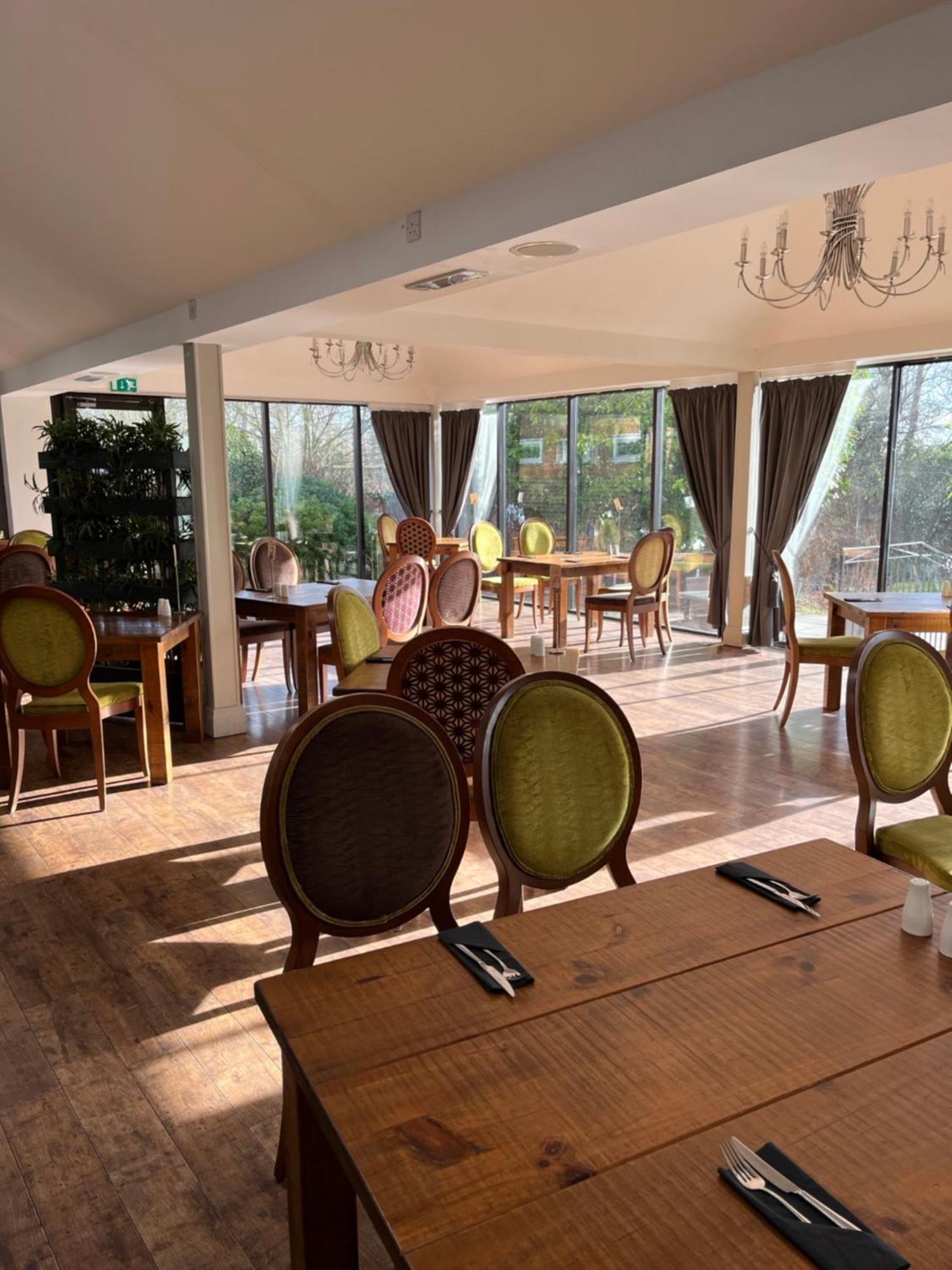 The Riverside House Hotel Mildenhall Ngoại thất bức ảnh
