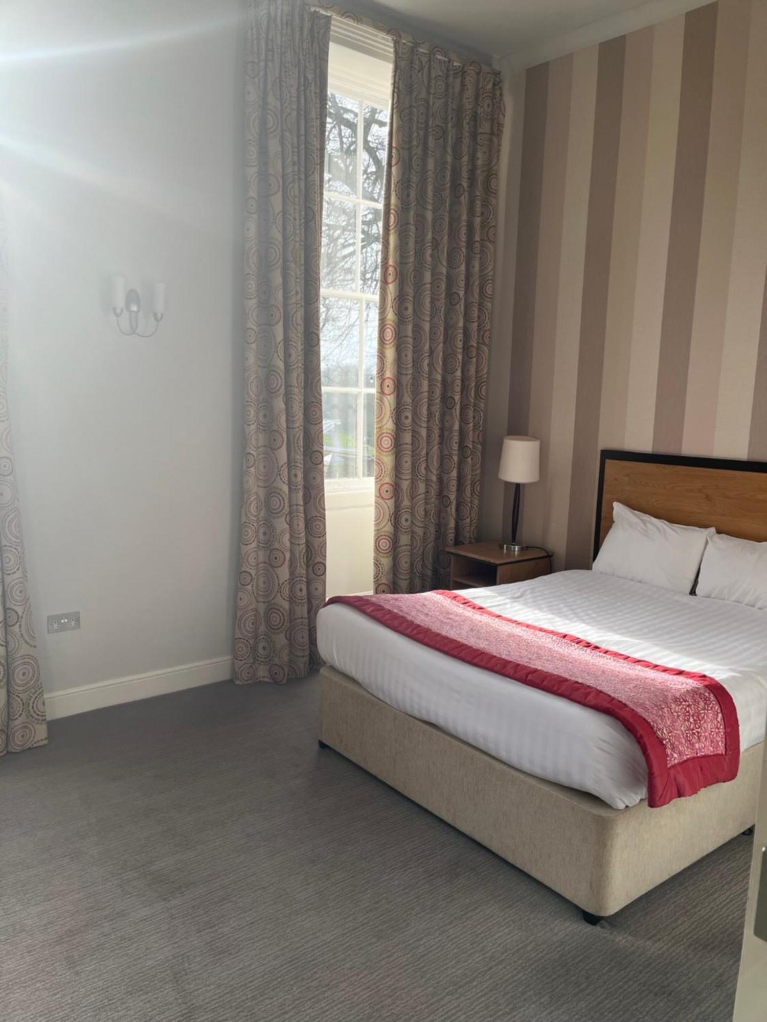 The Riverside House Hotel Mildenhall Ngoại thất bức ảnh